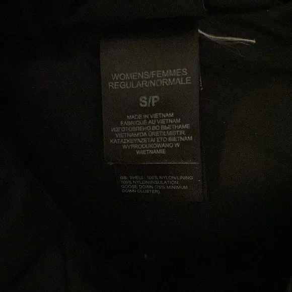 SOLD - Women's north face vest size small - Picture 4 of 5